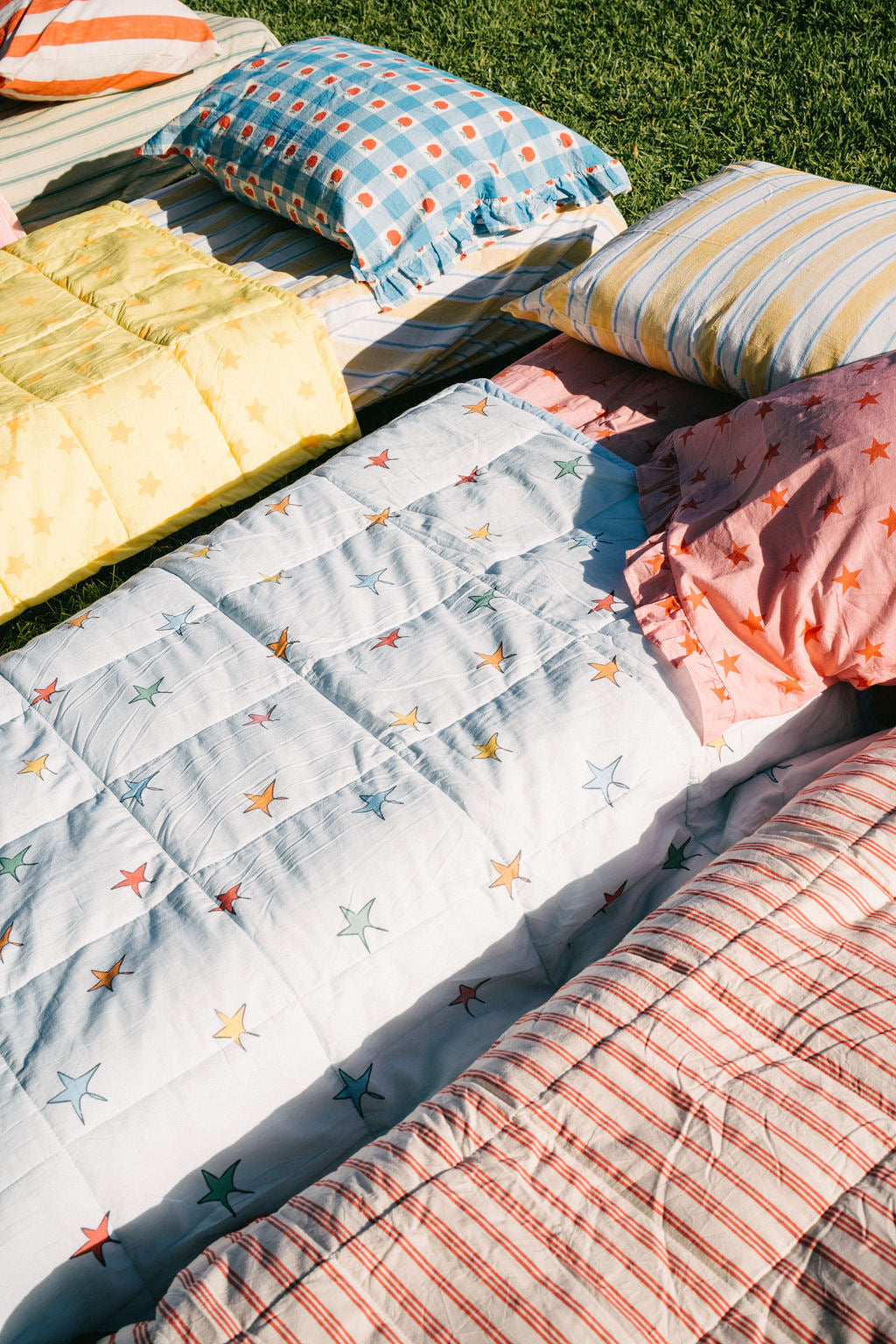 Retro Star Reversible Rainbow Quilt