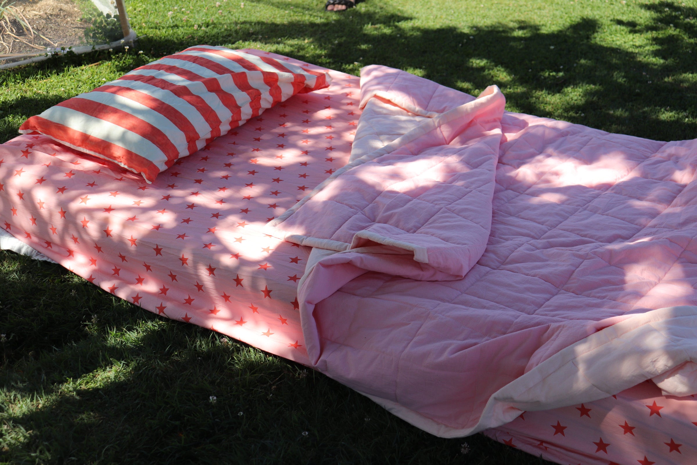 Strawberry Star Fitted Sheet + Pillowcase