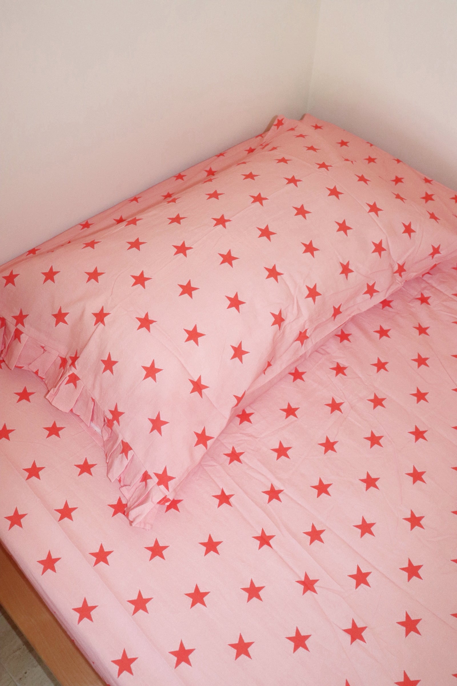 PRE ORDER - Strawberry Star Pillow Case Seperates